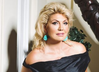 Sjećate li se bivše loto djevojke? Suzana Mančić se skinula, pokazala tijelo na pragu 70. godine, koža visi na sve strane, ispaIa joj i mačkica Sjećate li se bivše loto djevojke? Suzana Mančić se skinula, pokazala tijelo na pragu 70. godine, koža visi na sve strane, ispaIa joj i mačkica - featured image