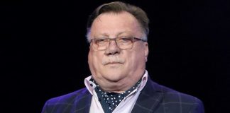 “Njegov život je jeftino prodat”: Pevač otkrio šta mu je lekar rekao na sahrani Bešlića, smrt mogla da se spreči? “Njegov život je jeftino prodat”: Pevač otkrio šta mu je lekar rekao na sahrani Bešlića, smrt mogla da se spreči? - featured image