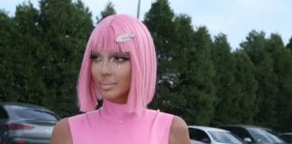 Detalj na ruci košta 100 hiljada eura: Karleuša dobila poklon od ovog kontroverznog muškarca Detalj na ruci košta 100 hiljada eura: Karleuša dobila poklon od ovog kontroverznog muškarca - featured image