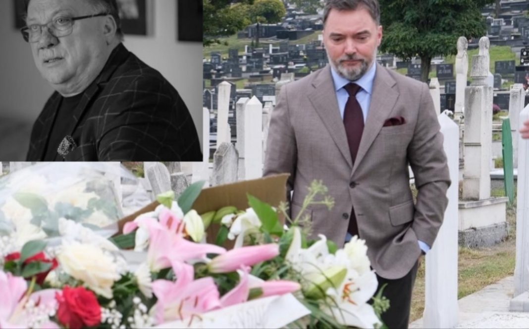 Staša Košarac posjetio mezar Halida Bešlića: „Neka srce govori, neka duša počiva“ - featured image