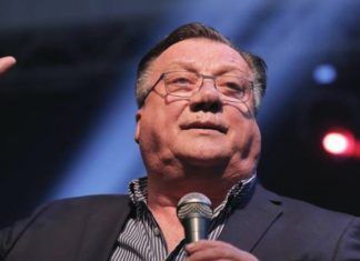 Majka Donne Ares otkrila: “Ja znam od čega je moja kćerka dobila raak, imamo i dokaze, od te namirnice je stradao i Halid, čuvajte vašu djecu..!” Majka Donne Ares otkrila: “Ja znam od čega je moja kćerka dobila raak, imamo i dokaze, od te namirnice je stradao i Halid, čuvajte vašu djecu..!” - featured image