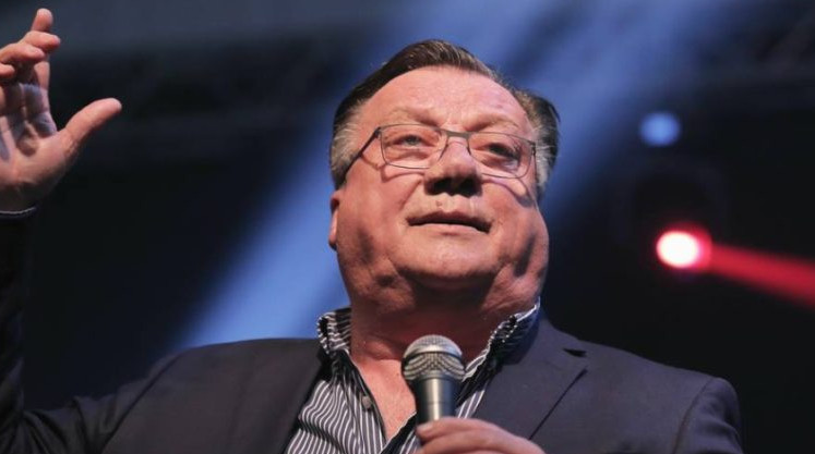 Majka Donne Ares otkrila: “Ja znam od čega je moja kćerka dobila raak, imamo i dokaze, od te namirnice je stradao i Halid, čuvajte vašu djecu..!” - featured image Majka Donne Ares otkrila: “Ja znam od čega je moja kćerka dobila raak, imamo i dokaze, od te namirnice je stradao i Halid, čuvajte vašu djecu..!” - featured image