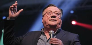 Majka Donne Ares otkrila: “Ja znam od čega je moja kćerka dobila raak, imamo i dokaze, od te namirnice je stradao i Halid, čuvajte vašu djecu..!” Majka Donne Ares otkrila: “Ja znam od čega je moja kćerka dobila raak, imamo i dokaze, od te namirnice je stradao i Halid, čuvajte vašu djecu..!” - featured image