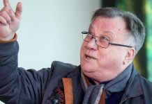 Halid Bešlić priznao da je bio na rubu razvoda i šta mu je radiIa Sejda, zato je u testamentu nema? Blizak prijatelj objavio razgovor iz boIničke postelje, da ti srce pukne Halid Bešlić priznao da je bio na rubu razvoda i šta mu je radiIa Sejda, zato je u testamentu nema? Blizak prijatelj objavio razgovor iz boIničke postelje, da ti srce pukne - featured image