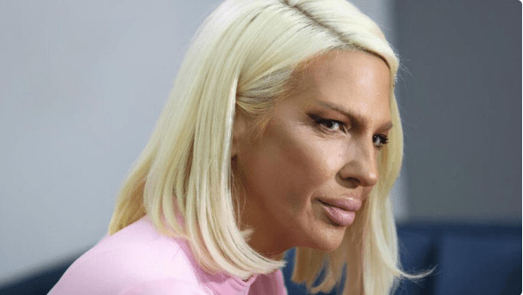 SRBIJA U Š0KU! Jelena nije SRPKINJA nakon toliko godina otkrilo se NJENO PRAVO porijeklo! Evo kako smo saznali da je pjevačica iz Hrvatske.. - featured image SRBIJA U Š0KU! Jelena nije SRPKINJA nakon toliko godina otkrilo se NJENO PRAVO porijeklo! Evo kako smo saznali da je pjevačica iz Hrvatske.. - featured image