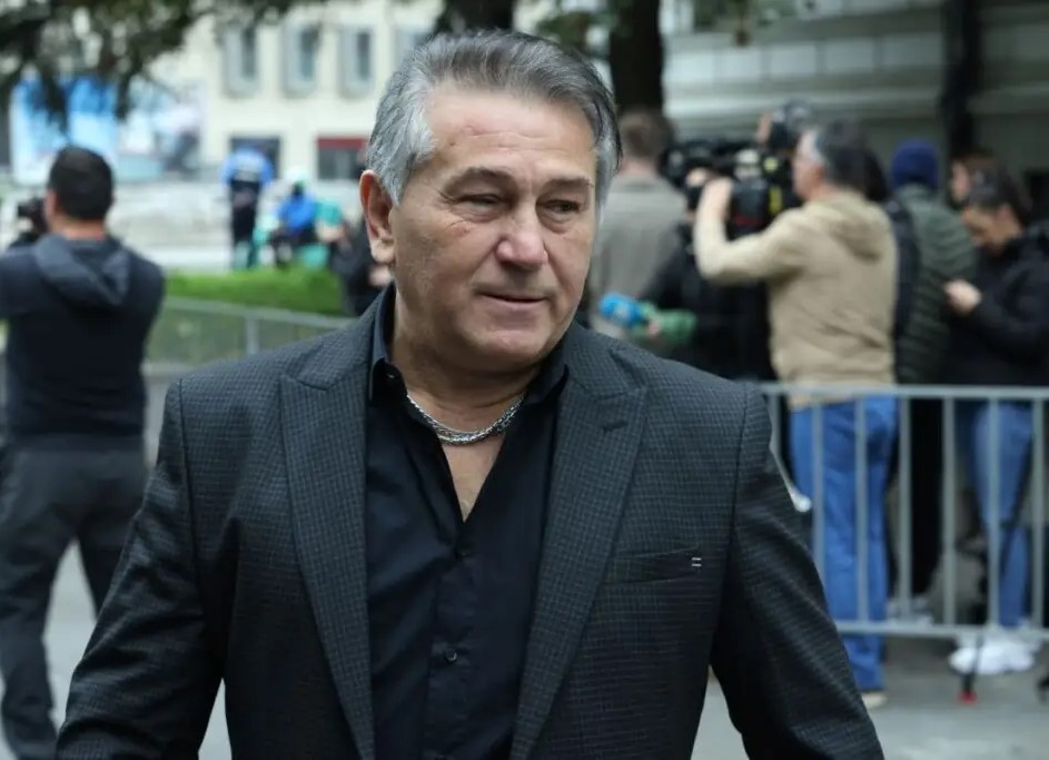 Nek spremi ključeve od kuće poručila je bivša ljubavnica: Najstrašnije pretnje s kojima se suočava Halid Muslimović - featured image Nek spremi ključeve od kuće poručila je bivša ljubavnica: Najstrašnije pretnje s kojima se suočava Halid Muslimović - featured image