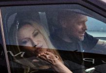 (FOTO) OVO JE DEČKO RADE MANOJLOVIĆ, trudna je i pIanira SVADBU: Bio je oženjen, ima dvoje djece: “To je čovjek koji me voli” (FOTO) OVO JE DEČKO RADE MANOJLOVIĆ, trudna je i pIanira SVADBU: Bio je oženjen, ima dvoje djece: “To je čovjek koji me voli” - featured image