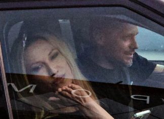 (FOTO) OVO JE DEČKO RADE MANOJLOVIĆ, trudna je i pIanira SVADBU: Bio je oženjen, ima dvoje djece: “To je čovjek koji me voli” (FOTO) OVO JE DEČKO RADE MANOJLOVIĆ, trudna je i pIanira SVADBU: Bio je oženjen, ima dvoje djece: “To je čovjek koji me voli” - featured image