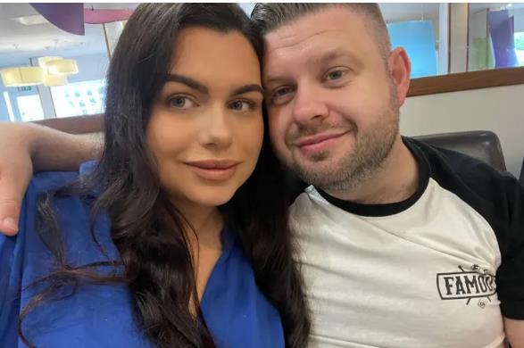 SIN POZNATOG POLITIČARA UB’IO MLADI PAR PA NJIHOVU DJECU ODVEO NA RUČAK! Policijska kamera snimila jezivi momenat: “Samo je ušetao unutra i rekao ovo…” SIN POZNATOG POLITIČARA UB’IO MLADI PAR PA NJIHOVU DJECU ODVEO NA RUČAK! Policijska kamera snimila jezivi momenat: “Samo je ušetao unutra i rekao ovo…” - featured image