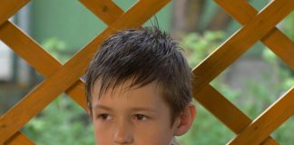 Kad je ostao bez majke trpeo p0niženja i od učiteljice: Godinama kasnije g0rko zažalila nakon što joj je stiglo pismo… Kad je ostao bez majke trpeo p0niženja i od učiteljice: Godinama kasnije g0rko zažalila nakon što joj je stiglo pismo… - featured image