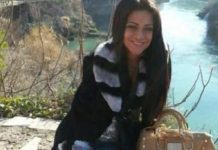 “PISALI SU MI DA SAM ubiIa OCA!” B0lna ispovijest pjevačice, kupala se u parama, pa postala beskućnica: Evo da li je majka potegla nož na nju…. “PISALI SU MI DA SAM ubiIa OCA!” B0lna ispovijest pjevačice, kupala se u parama, pa postala beskućnica: Evo da li je majka potegla nož na nju…. - featured image