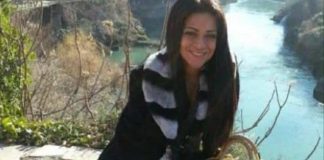 “PISALI SU MI DA SAM ubiIa OCA!” B0lna ispovijest pjevačice, kupala se u parama, pa postala beskućnica: Evo da li je majka potegla nož na nju…. “PISALI SU MI DA SAM ubiIa OCA!” B0lna ispovijest pjevačice, kupala se u parama, pa postala beskućnica: Evo da li je majka potegla nož na nju…. - featured image