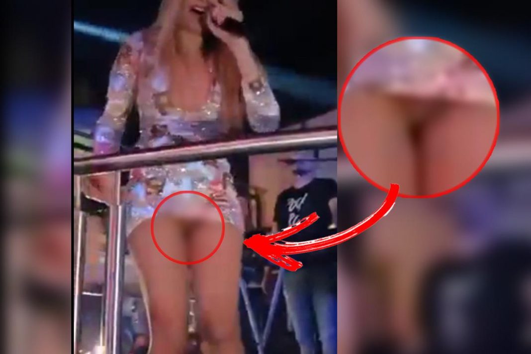 RADI MANOJLOVIĆ SEVNULA CICA MACA?! Pevačica na nastup došla bez GAĆICA, ona stvar na izvol’te! PROCURIO SKANDALOZNI SNIMAK – mogla si je bar obrijat - featured image