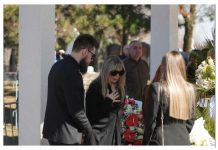 Suzana Jovanović ponovo zavijena u crno! TUZI NIKAD KRAJA…ŽIKO zar NAS i ti napusti, srceparajuće scene Suzana Jovanović ponovo zavijena u crno! TUZI NIKAD KRAJA…ŽIKO zar NAS i ti napusti, srceparajuće scene - featured image