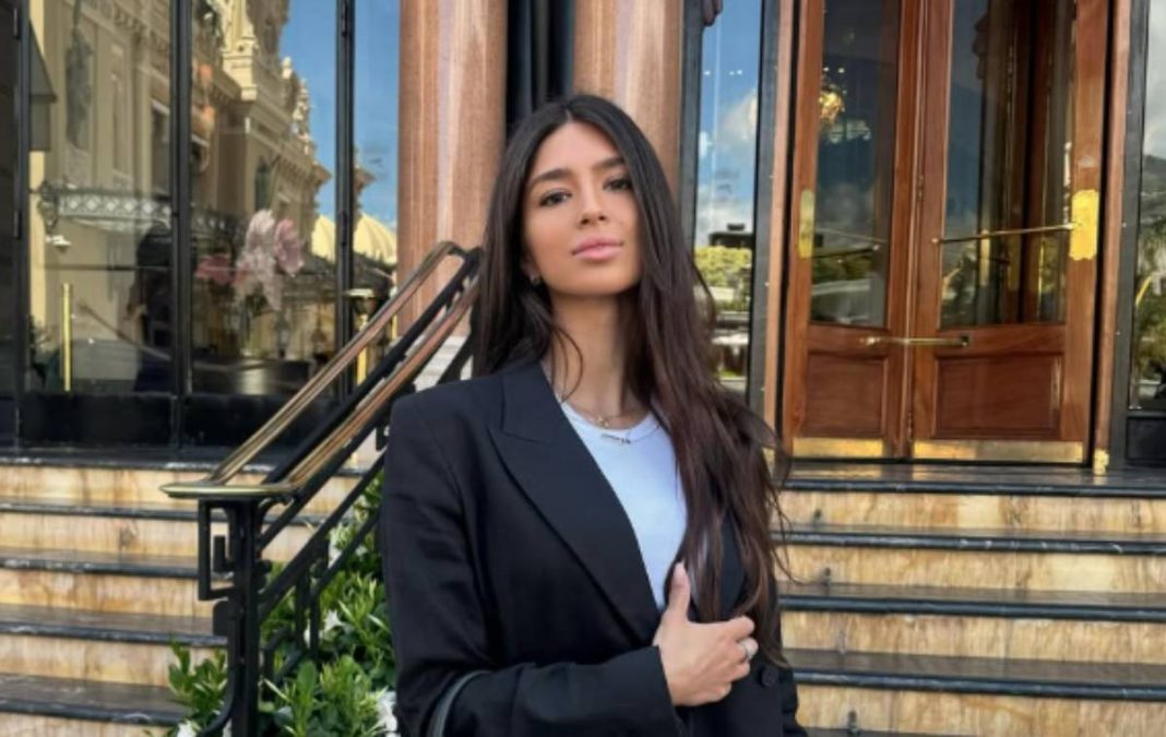 Đina Džinović se javno obratila Melini: Evo šta joj je poručila nakon što je Haris izjavio da ne priča sa ćerkom - featured image Đina Džinović se javno obratila Melini: Evo šta joj je poručila nakon što je Haris izjavio da ne priča sa ćerkom - featured image