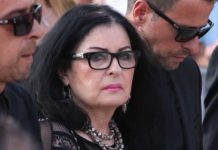 Udovica našeg legendarnog pjevača iznijela frapantne detalje: Bio je probisvet, sponzoruša, i izgubljen slučaj – Oliver Dragojević se okreće u gr0bu Udovica našeg legendarnog pjevača iznijela frapantne detalje: Bio je probisvet, sponzoruša, i izgubljen slučaj – Oliver Dragojević se okreće u gr0bu - featured image