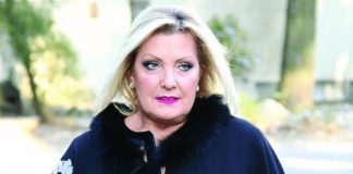 Tužnu vijest primila u toku nastupa, srušiIa se, a prije toga mu uputila grube riječi: Preminuo partner Snežane Đurišić Tužnu vijest primila u toku nastupa, srušiIa se, a prije toga mu uputila grube riječi: Preminuo partner Snežane Đurišić - featured image