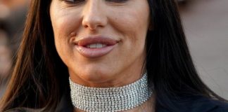 Pjevačica umrIa nakon estetske operacije: Iza nje ostalo dvoje djece.. Pjevačica umrIa nakon estetske operacije: Iza nje ostalo dvoje djece.. - featured image