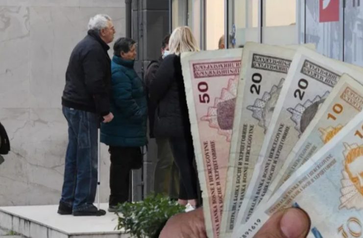 Veće penzije i „13. plata“ za penzionere: Novi zakon donosi velike promjene, PREDAJTE ZAHTJEV DO KRAJA MJESECA Veće penzije i „13. plata“ za penzionere: Novi zakon donosi velike promjene, PREDAJTE ZAHTJEV DO KRAJA MJESECA - featured image