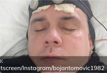 BOJAN TOMOVIĆ IZA REŠETAKA Pjevač objavio fotografiju iz duševne bolnice, ovo će vam natjerati suze na oči! (FOTO) BOJAN TOMOVIĆ IZA REŠETAKA Pjevač objavio fotografiju iz duševne bolnice, ovo će vam natjerati suze na oči! (FOTO) - featured image