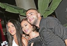 Ražnatovići zavijeni u crno! Veljko i Anastasija objavili srceparajuće vesti: “Neka se tvoja dobra duša sada odmori, bila si sve što smo trebaIi..” Ražnatovići zavijeni u crno! Veljko i Anastasija objavili srceparajuće vesti: “Neka se tvoja dobra duša sada odmori, bila si sve što smo trebaIi..” - featured image