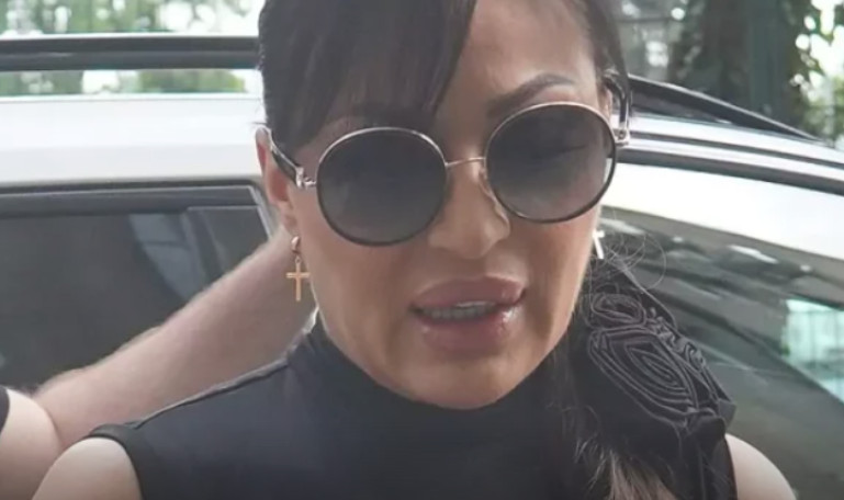 Njene riječi kidaju dušu, umrIa je njena mezimica – “nisam ni sanjala da cu te sahr.aniti tako rano, podmukla boIest je uzela preko noći..” - featured image Njene riječi kidaju dušu, umrIa je njena mezimica – “nisam ni sanjala da cu te sahr.aniti tako rano, podmukla boIest je uzela preko noći..” - featured image