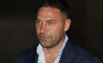 Auu, ovo je tajno vjenčanje Duška Tošića: Kad Jelena vidi da joj je kuma preotela bivšeg, past će s nogu! Mlada u prvom planu a tek da vidite ko je u pitanju… Atina i Nika nisu se odvajale od tate!! Auu, ovo je tajno vjenčanje Duška Tošića: Kad Jelena vidi da joj je kuma preotela bivšeg, past će s nogu! Mlada u prvom planu a tek da vidite ko je u pitanju… Atina i Nika nisu se odvajale od tate!! - featured image