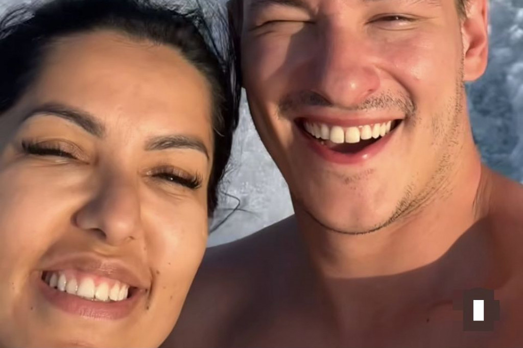 Tanja Savić NA JAHTI, U Š0KANTNOM IZDANJU! Severina joj nije ni do koljena, snimila svoju intimu sa Mukijem: Svi u šoku gledaju donji dio – šta joj je sa mačkice? sve ispalo 0gavno - featured image Tanja Savić NA JAHTI, U Š0KANTNOM IZDANJU! Severina joj nije ni do koljena, snimila svoju intimu sa Mukijem: Svi u šoku gledaju donji dio – šta joj je sa mačkice? sve ispalo 0gavno - featured image