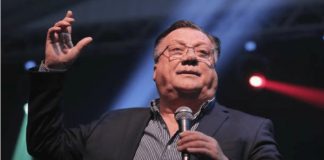 Majka Donne Ares otkrila: “Ja znam od čega je moja kćerka dobila raak, imamo i dokaze, od te namirnice je stradao i Halid, čuvajte vašu djecu..!” Majka Donne Ares otkrila: “Ja znam od čega je moja kćerka dobila raak, imamo i dokaze, od te namirnice je stradao i Halid, čuvajte vašu djecu..!” - featured image