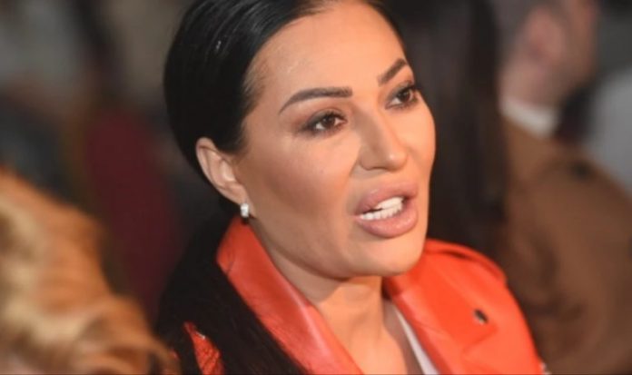 “TRI GODINE NISAM OBUKLA GAĆE, NE NOSIM IH NI U TERETANI” Šok objava izazvala LAVINU, pokazala i kako to izgleda (VIDEO) - featured image “TRI GODINE NISAM OBUKLA GAĆE, NE NOSIM IH NI U TERETANI” Šok objava izazvala LAVINU, pokazala i kako to izgleda (VIDEO) - featured image