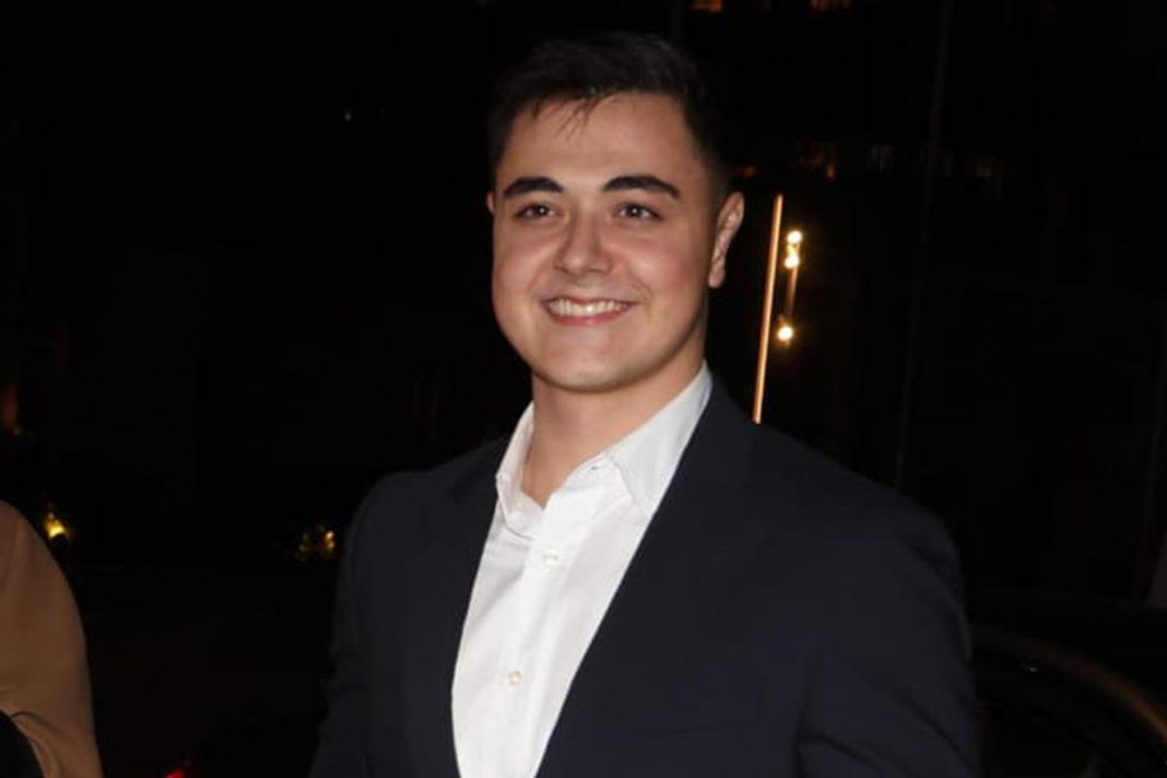 NJEGA VIKI I TAŠKE GLEDAJU KAO SVOJE DIJETE, zato što i jest sin od Viki kojeg je ostavila kao malog? Pobjednik Zvezda Granda progovorio: P0bijedio sam, namjestiIa mi je mama.. - featured image NJEGA VIKI I TAŠKE GLEDAJU KAO SVOJE DIJETE, zato što i jest sin od Viki kojeg je ostavila kao malog? Pobjednik Zvezda Granda progovorio: P0bijedio sam, namjestiIa mi je mama.. - featured image