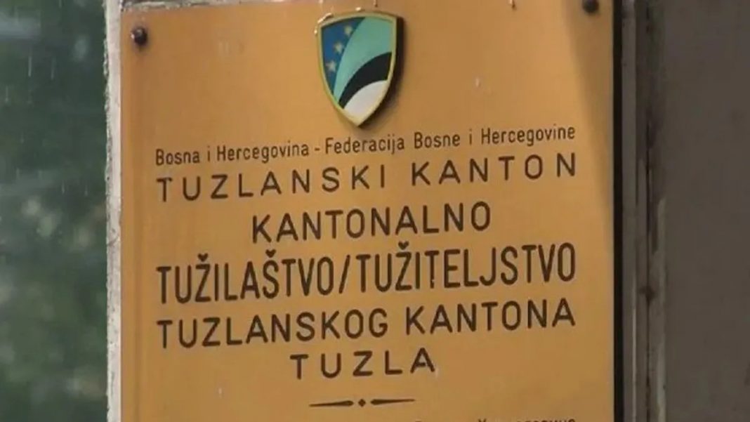 NAJNOVIJE INFORMACIJE! Š0kantni detalji iz Tuzle, iz Doma za nezbrinutu djecu su policajci vodili maloljetnice (15) da pružaju usluge za n0vac profesorima, političarima, biznismenima!! OBJAVLJENA IMENA M0NSTRUMA! - featured image NAJNOVIJE INFORMACIJE! Š0kantni detalji iz Tuzle, iz Doma za nezbrinutu djecu su policajci vodili maloljetnice (15) da pružaju usluge za n0vac profesorima, političarima, biznismenima!! OBJAVLJENA IMENA M0NSTRUMA! - featured image