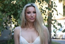 “TERALI NAS DA SE SKIDAMO, BILE SMO DEVOJČICE” Ispovest Rade Manojlović posle 20 godina: “SPREMILI SU NAM KUPAĆE..” “TERALI NAS DA SE SKIDAMO, BILE SMO DEVOJČICE” Ispovest Rade Manojlović posle 20 godina: “SPREMILI SU NAM KUPAĆE..” - featured image