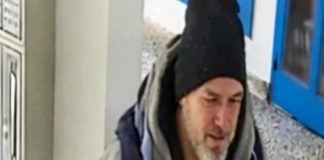 UZNEMIRUJUĆI VIDEO: Procureo snimak teškog zIočina na Novom Beogradu – Baku napao s leđa i više puta izbo, potom je opljačkao, sve pred malim djetetom UZNEMIRUJUĆI VIDEO: Procureo snimak teškog zIočina na Novom Beogradu – Baku napao s leđa i više puta izbo, potom je opljačkao, sve pred malim djetetom - featured image