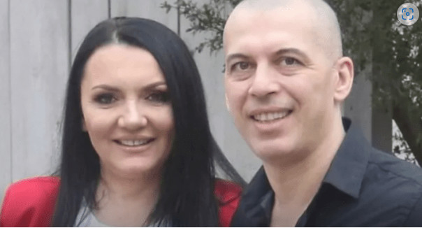 Topalkova supruga više ne liči na sebe, BRUKA PORODICU: Zbog estetskih intervencija postala je kćerkina kopija - featured image Topalkova supruga više ne liči na sebe, BRUKA PORODICU: Zbog estetskih intervencija postala je kćerkina kopija - featured image