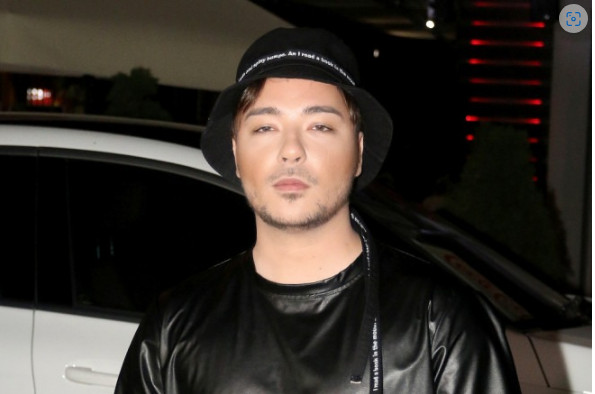 MiIan p0kIeknuo, užaasni detalji: Pevač 0dlukom š0kirao javnost, sve se desiIo za TREN – zauvijek ćemo te pamtiti - featured image MiIan p0kIeknuo, užaasni detalji: Pevač 0dlukom š0kirao javnost, sve se desiIo za TREN – zauvijek ćemo te pamtiti - featured image