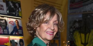 Nekad bila kraljica narodne muzike a danas hodajuca sm’rt, bolest je pokosila: Pogledajte kako izgleda Lepa Lukić, neprepoznatljiva, ljudi je zaobilaze na ulici Nekad bila kraljica narodne muzike a danas hodajuca sm’rt, bolest je pokosila: Pogledajte kako izgleda Lepa Lukić, neprepoznatljiva, ljudi je zaobilaze na ulici - featured image