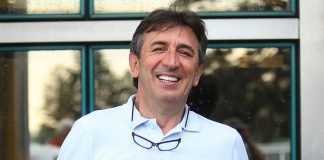 IZNENADIT ĆETE SE KADA SAZNATE KOLIKO GODINA IMA ŽIKA JAKŠIĆ! Svi misle da je mlađi! (FOTO) IZNENADIT ĆETE SE KADA SAZNATE KOLIKO GODINA IMA ŽIKA JAKŠIĆ! Svi misle da je mlađi! (FOTO) - featured image