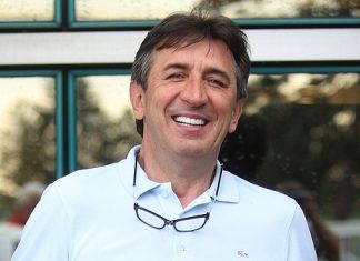 IZNENADIT ĆETE SE KADA SAZNATE KOLIKO GODINA IMA ŽIKA JAKŠIĆ! Svi misle da je mlađi! (FOTO) IZNENADIT ĆETE SE KADA SAZNATE KOLIKO GODINA IMA ŽIKA JAKŠIĆ! Svi misle da je mlađi! (FOTO) - featured image