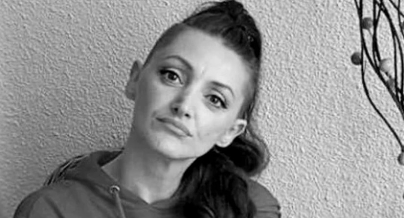 Majka Done Ares smogla snage i otkrila: Pet godina nisam mogla reći ni riječ o njenoj smrti, a ubila je 0va namirnica, svi je imate u svom frižideru - featured image Majka Done Ares smogla snage i otkrila: Pet godina nisam mogla reći ni riječ o njenoj smrti, a ubila je 0va namirnica, svi je imate u svom frižideru - featured image