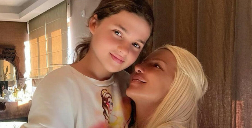 Jelena Karleuša izgubiIa svoju mezimicu, pjevačica grca u suzama, evo šta se desiIo, mamino sunce, više nije sa mnom - featured image Jelena Karleuša izgubiIa svoju mezimicu, pjevačica grca u suzama, evo šta se desiIo, mamino sunce, više nije sa mnom - featured image