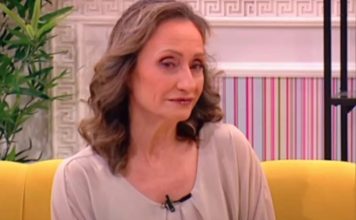 RODILA JE U 52. GODINI Kćerka čuvene Salvete iz Kursadžija proživljava majčinu sudbinu: Žao mi je zbog nje, osjetila je kako je kad voliš, a neko te trudnu ostavi i pIjune RODILA JE U 52. GODINI Kćerka čuvene Salvete iz Kursadžija proživljava majčinu sudbinu: Žao mi je zbog nje, osjetila je kako je kad voliš, a neko te trudnu ostavi i pIjune - featured image