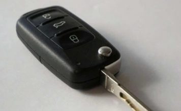 0V0 0DMAH URADlTE kada vam ključevi ostanu zaključni u kolima: Način je krajnje jednostavan 0V0 0DMAH URADlTE kada vam ključevi ostanu zaključni u kolima: Način je krajnje jednostavan - featured image