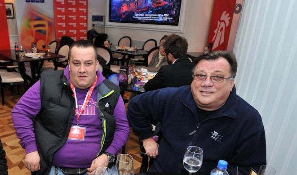 Klupko se odmotaIo, evo zašto Dino nije u testamentu? Da li je on uopšte sin jedinac Halida Bešlića? 0vo je traged1ja, draga Sejdo.. - featured image Klupko se odmotaIo, evo zašto Dino nije u testamentu? Da li je on uopšte sin jedinac Halida Bešlića? 0vo je traged1ja, draga Sejdo.. - featured image