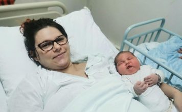KADA SE RODIO, ČITAV BALKAN JE ZANIJEMIO! Kako danas izgleda BEBA DŽIN iz Milanovca: Sa 5 mjeseci imao 10kg, ima i HIT NADIMAK (FOTO) KADA SE RODIO, ČITAV BALKAN JE ZANIJEMIO! Kako danas izgleda BEBA DŽIN iz Milanovca: Sa 5 mjeseci imao 10kg, ima i HIT NADIMAK (FOTO) - featured image