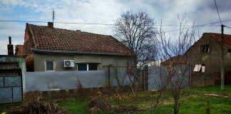 (FOTO) U OVOJ KUĆI KOD PANČEVA SU KINEZI DRŽALI ŽENE I SILOVALI IH! Sumnja se da su bile zatočene u kanalu za popravku kola, policija zatekla UŽAS (FOTO) U OVOJ KUĆI KOD PANČEVA SU KINEZI DRŽALI ŽENE I SILOVALI IH! Sumnja se da su bile zatočene u kanalu za popravku kola, policija zatekla UŽAS - featured image