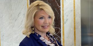 SUZANA MANČIĆ OTKRILA SA KOLIKO GODINA JE IZGUBILA NEVINOST Bila je maloletna, iznela detalje: “Bilo mi je prelepo prvi put i jedva sam čekala to” SUZANA MANČIĆ OTKRILA SA KOLIKO GODINA JE IZGUBILA NEVINOST Bila je maloletna, iznela detalje: "Bilo mi je prelepo prvi put i jedva sam čekala to" - featured image