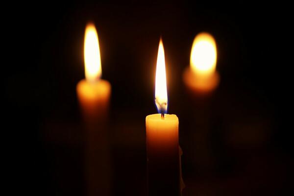 Poznati pjevač (40) iznenada preminuo: Supruga neutješna, objavila emotivnu poruku – ostavio si mi sina u amanet - featured image Poznati pjevač (40) iznenada preminuo: Supruga neutješna, objavila emotivnu poruku – ostavio si mi sina u amanet - featured image