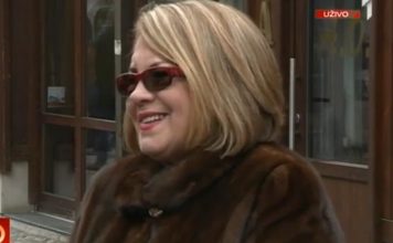 Udala se sa 16, sahranila dva brata, sina jedinca joj ranili: Bog je najvoljenijoj folk pevačici dao glas anđela, ali i sudbinu koja kida dušu Udala se sa 16, sahranila dva brata, sina jedinca joj ranili: Bog je najvoljenijoj folk pevačici dao glas anđela, ali i sudbinu koja kida dušu - featured image