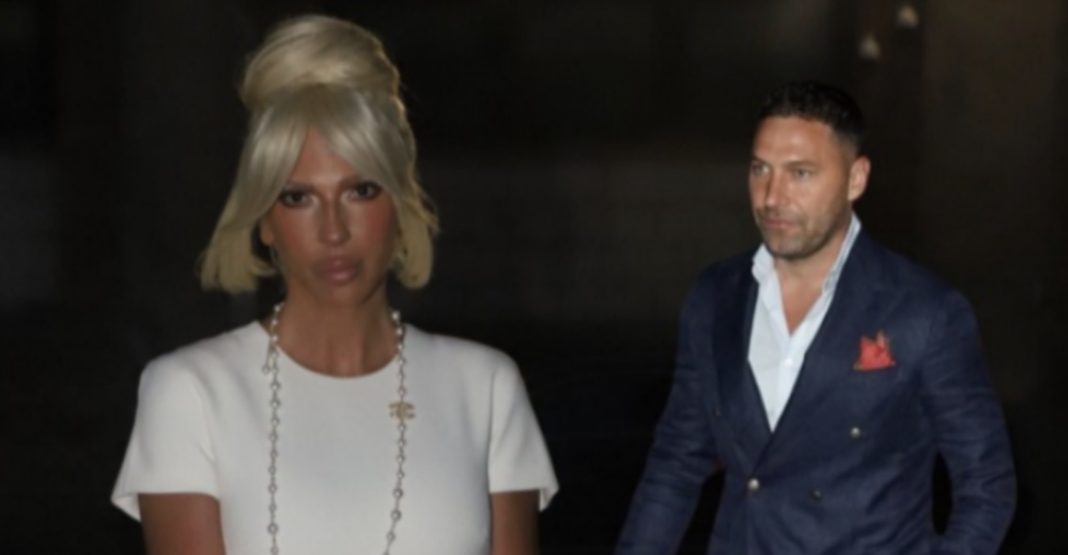 ŠOK NA DEDINJU! Jelena Karleuša prijavila Duška Tošića policiji, evo šta je uradio, uzaas - featured image ŠOK NA DEDINJU! Jelena Karleuša prijavila Duška Tošića policiji, evo šta je uradio, uzaas - featured image